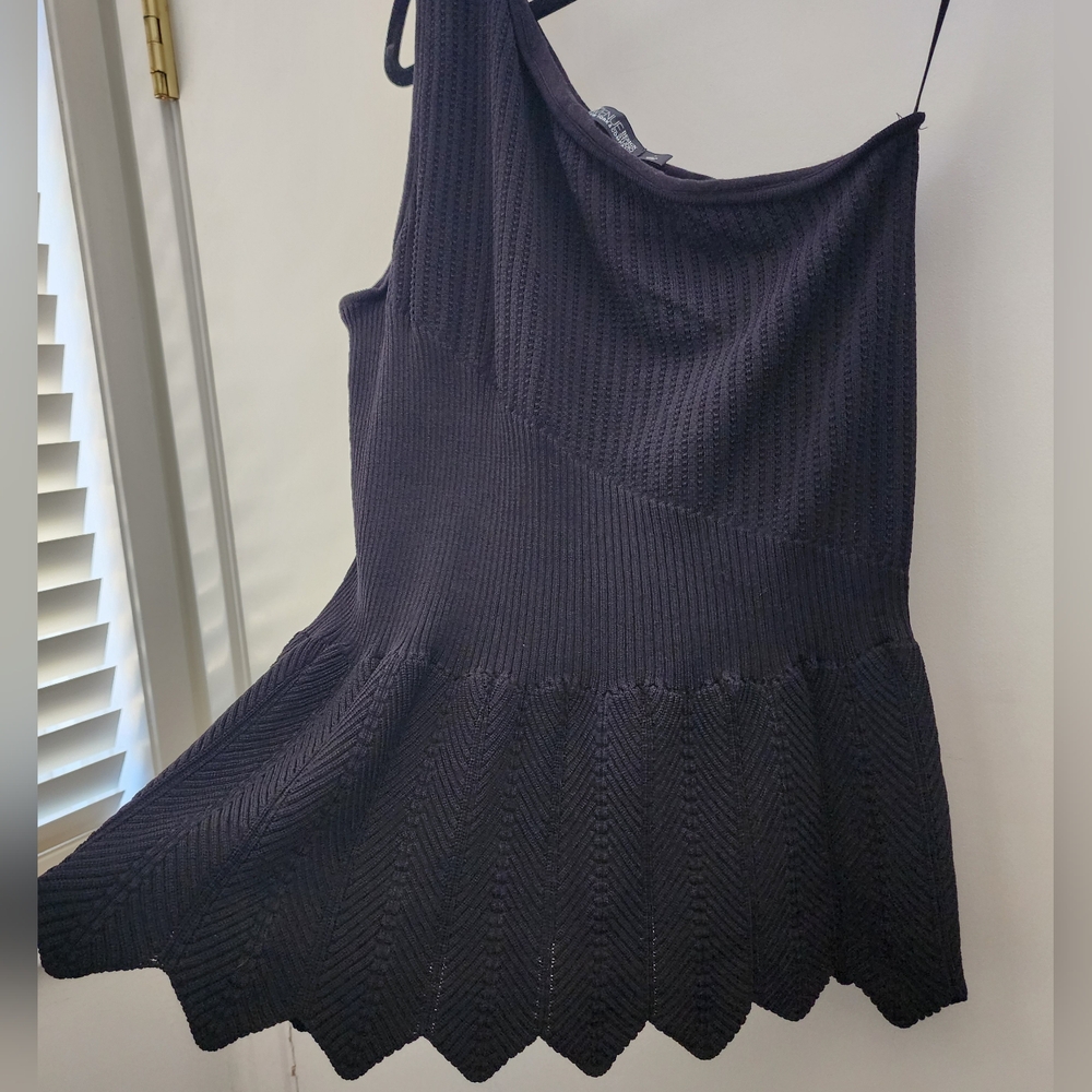 7th Avenue Peplum Sweater Knit One Shoulder Top Black Scalloped Hem Large L NY&C